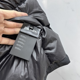 Мужская куртка с капюшоном Prada, осен