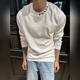 Коллекция Prada 2026 Pre-Fall： футболк