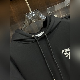 Prada 2026 Осень/Зима Премиум Импортна