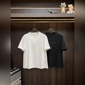 Эксклюзивная осенняя новинка от Prada.