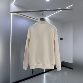 Коллекция Prada Осень/Зима 2026 Пулове