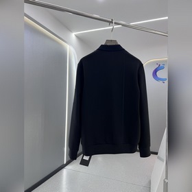 Коллекция Prada Осень/Зима 2026 Пулове