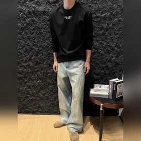 Коллекция Prada 2026 Pre-Fall： футболк