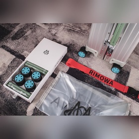 Rimowa 2026 Boutique Новинка： яркие ко
