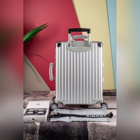 Rimowa 2026 Boutique Новинка： красочна
