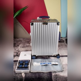 Rimowa 2026 Boutique Новинка： яркие ко