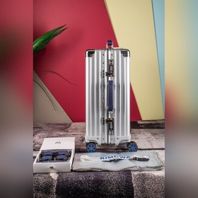 Rimowa 2026 Boutique Новинка： яркие ко