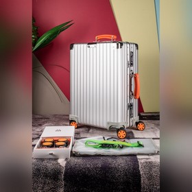 Rimowa 2026 Boutique Новинка： цветная