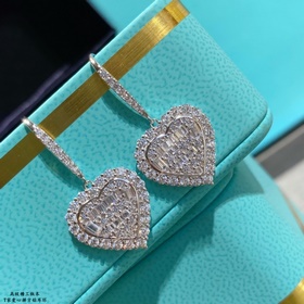 9 2 5 7600210 Tiffany & Co. Серьги с б