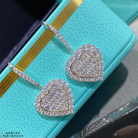 9 2 5 7600210 Tiffany & Co. Серьги с б