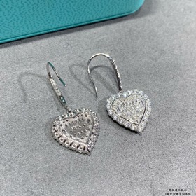 9 2 5 7600210 Tiffany & Co. Серьги с б