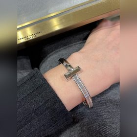 Широкий квадратный браслет Tiffany T с