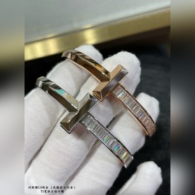 Широкий квадратный браслет Tiffany T с