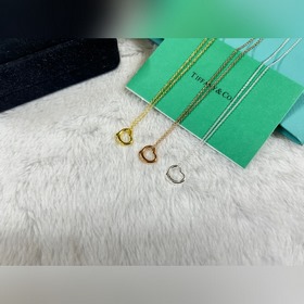 Tiffany & Co. Небольшой кулон в форме 