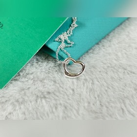 Tiffany & Co. Небольшой кулон в форме 