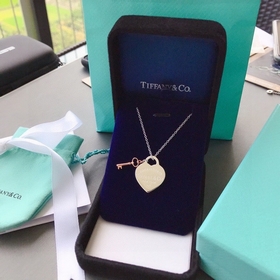 Ожерелье Tiffany в форме сердца для же