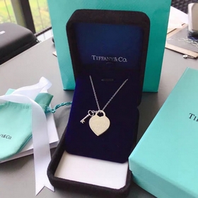 Ожерелье Tiffany в форме сердца для же
