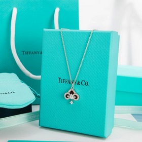Tiffany & Co. Колье с кулоном виде клю