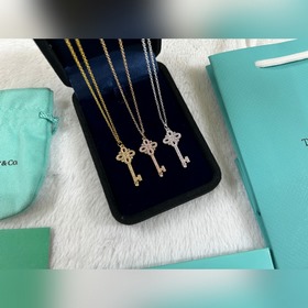 Колье Tiffany & Co. Petite Key с розов