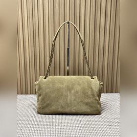 YSL Calypso излучает атмосферу утончен