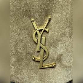 YSL Calypso излучает атмосферу утончен