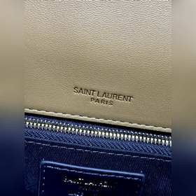 YSL Calypso излучает атмосферу утончен