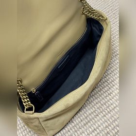 YSL Calypso излучает атмосферу утончен