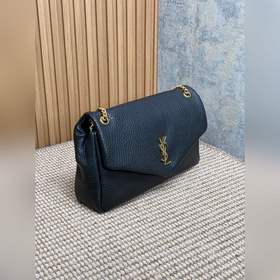 Новая сумка YSL Calypso с текстурирова