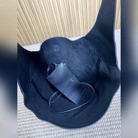 Большая сумка через плечо YSL Hobo. Зе