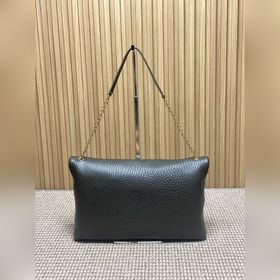 Представляем новую сумку YSL в форме к