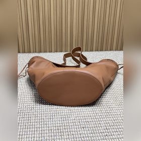 Сумка YSL Y Shopping Bag пользуется по