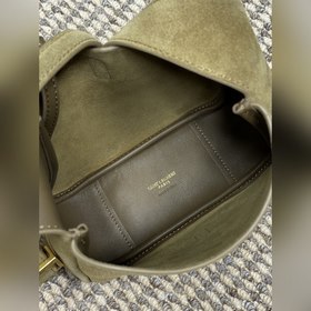 Новая мини-сумка YSL просто очаровател
