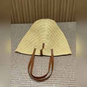 Соломенная сумка YSL V-shaped straw to