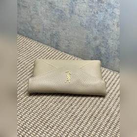 Большой клатч YSL в цвете «молочный ча