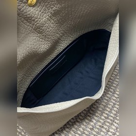 Большой клатч YSL в цвете «молочный ча