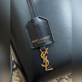 Новая мини-сумка YSL из глянцевой кожи