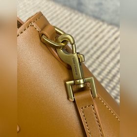 Новая мини-сумка YSL из глянцевой кожи