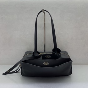 Balenciaga — сумка-боулинг, маленькая