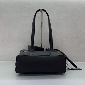 Balenciaga — сумка-боулинг, маленькая 