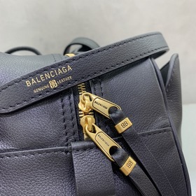 Balenciaga — сумка-боулинг, маленькая 