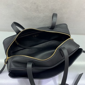 Balenciaga — сумка-боулинг, маленькая 