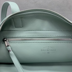 Balenciaga — сумка-боулинг, маленькая 