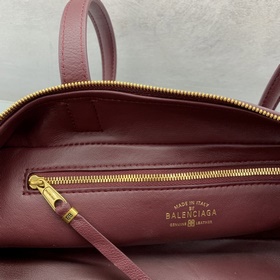 Balenciaga — сумка-боулинг, маленькая 
