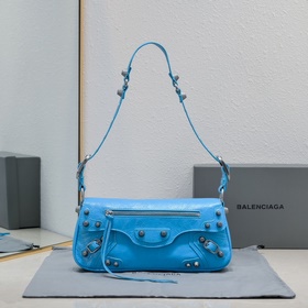 Новая сумка Balenciaga под мышкой 30*1
