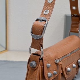 Новая сумка Balenciaga под мышкой 30*1