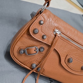Новая сумка Balenciaga под мышкой 30*1