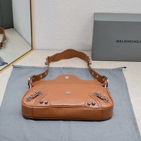 Новая сумка Balenciaga под мышкой 30*1