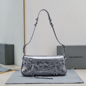 Новая сумка Balenciaga под мышкой 30*1