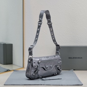 Новая сумка Balenciaga под мышкой 30*1