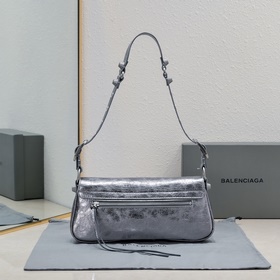 Новая сумка Balenciaga под мышкой 30*1